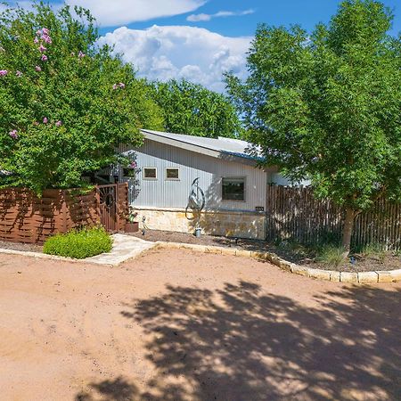 Villa Claret House Full Kitchen And Private Hot Tub Fredericksburg Exterior foto