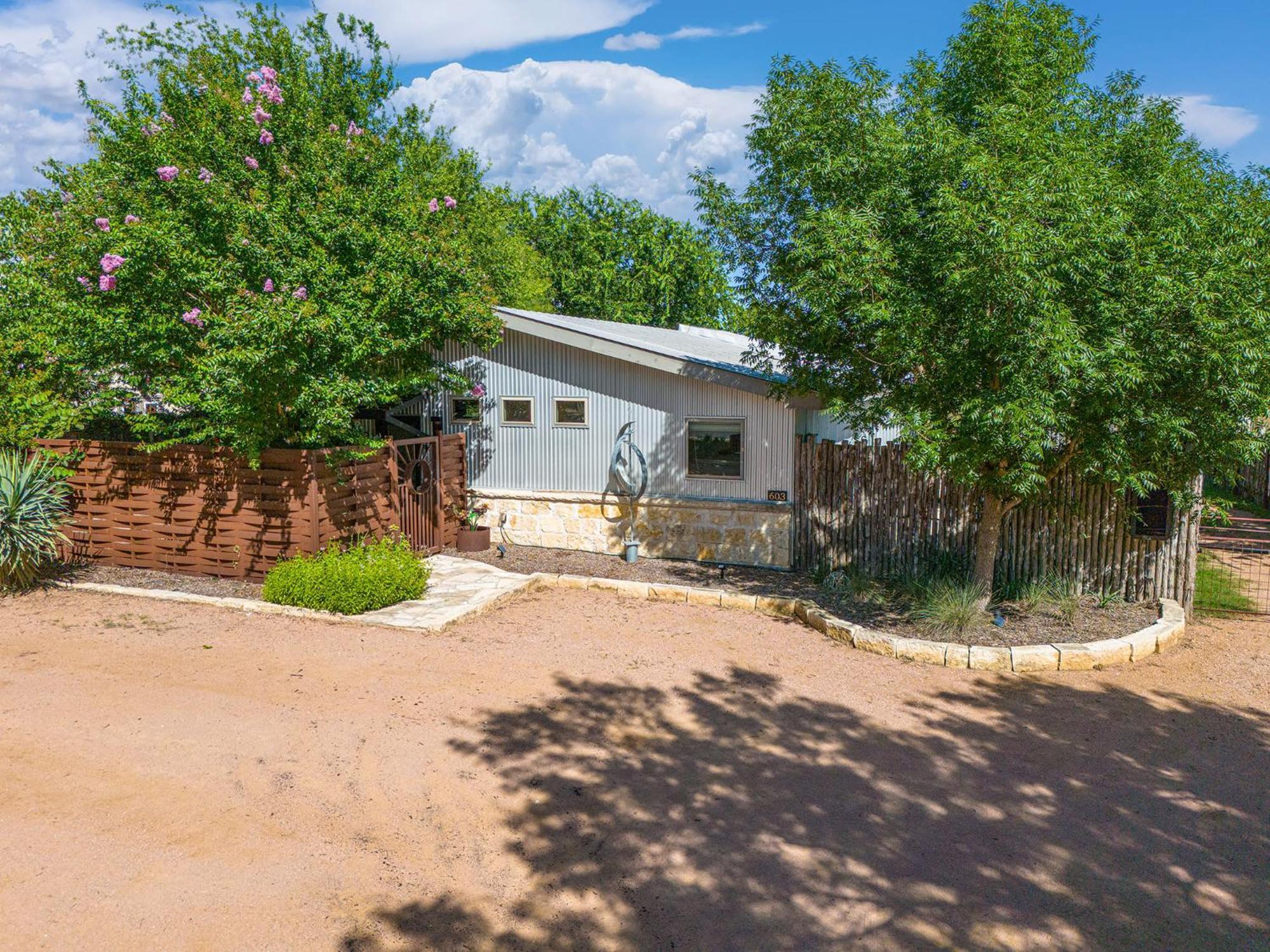 Villa Claret House Full Kitchen And Private Hot Tub Fredericksburg Exterior foto